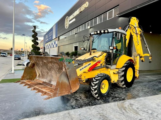 Retroexcavadora -  New Hollan LB95BT