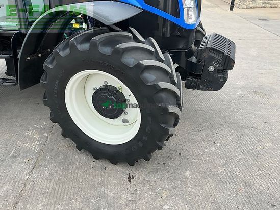 Tractor agrícola - New Holland - t5.110 tractor (st26832)