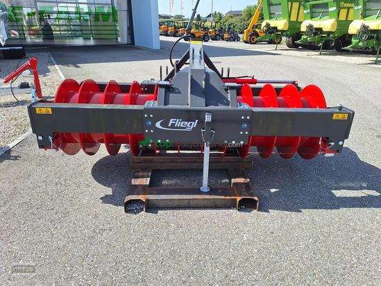 Esparcidor - Fliegl - silowalze 3000