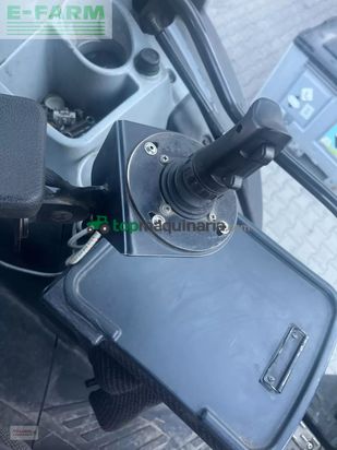 Tractor agrícola - Valtra - n134 a mit rüfa und forstausrüstung