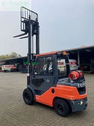 Elevadora - Toyota - 02-8fgjf35