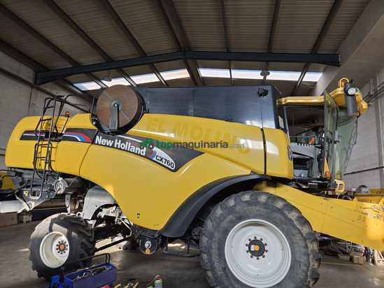Cosechadora de Cereal - New Holland -  CX760