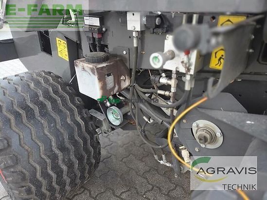 Empacadora gigant - Claas - rollant 520 rc