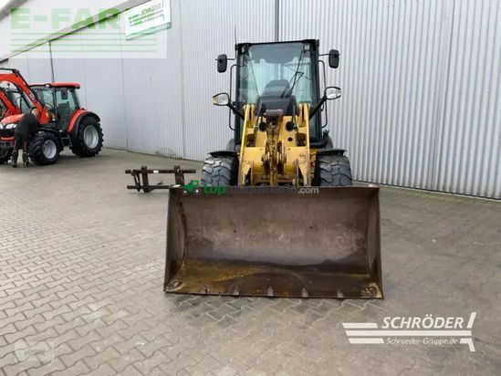 Minicargadora - Caterpillar - 907 h + schaufel + palettengabel