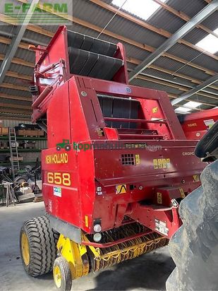 Empacadora gigant - New Holland - 658 cropcutter