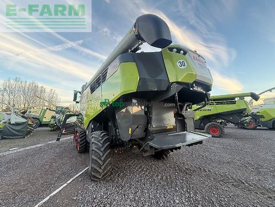 Cosechadora de Cereal - Claas - trion 750 terra trac