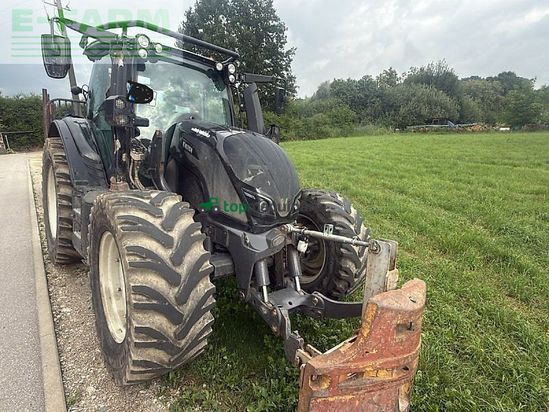 Tractor agrícola - Valtra - n 134 a mit rüfa