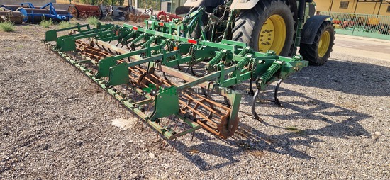 Cultivador - 25 brazos con rastra 