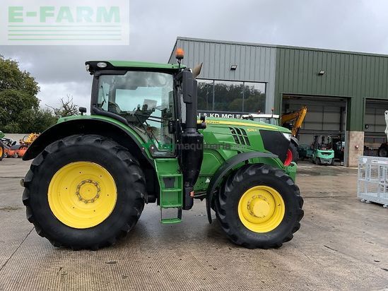 Tractor agrícola - John Deere - 6215r tractor (st23985)