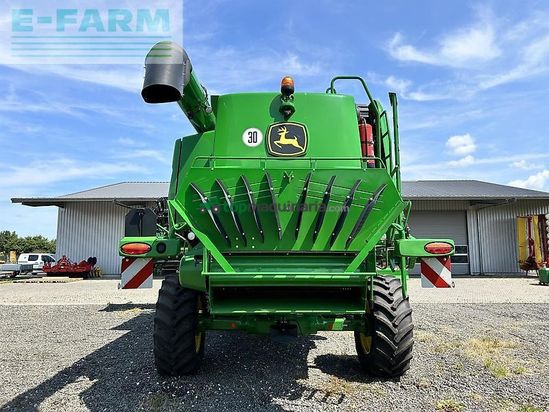 Cosechadora de Cereal - John Deere - t560 hm demo