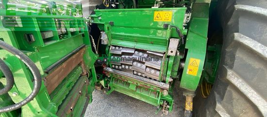 Cosechadora de Cereal - John Deere - 8300