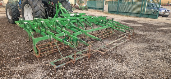 Cultivador - 17 brazos con rodillo y rastra 