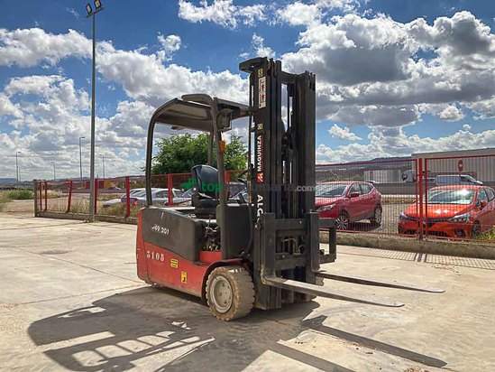 Carretillas industrial MANITOU ME320