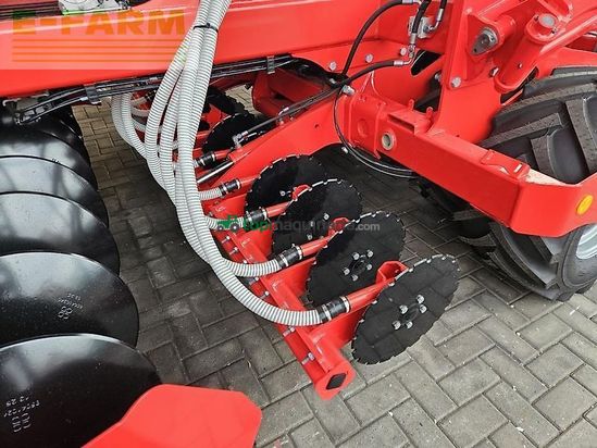 Sembradora - Pöttinger - terrasem 3000 dz