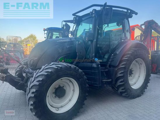 Tractor agrícola - Valtra - n134 a mit rüfa und forstausrüstung