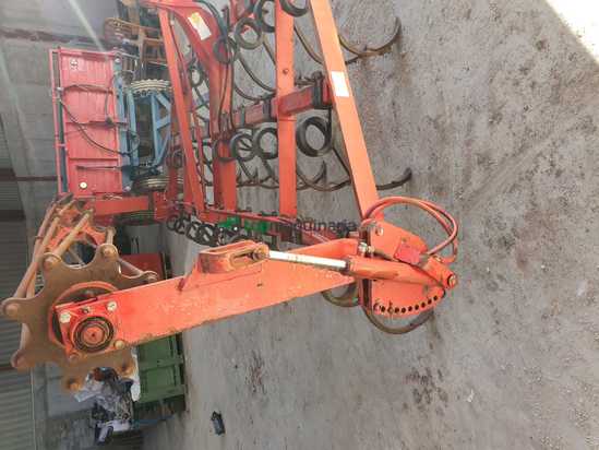 Cultivador Cusquilder presiembra de 25 brazos