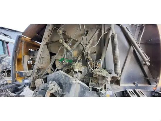 Empacadora gigant - New Holland - roll-belt180