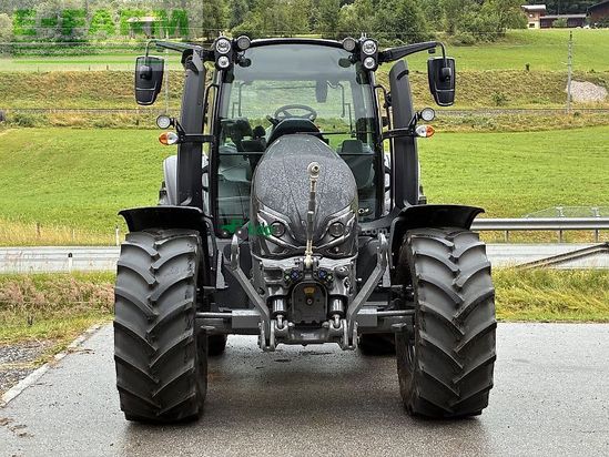 Tractor agrícola - Valtra - g135 v schwarzmetallic