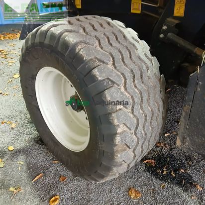 Empacadora gigant - New Holland - rb 180