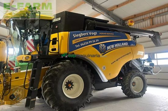 Cosechadora de Cereal - New Holland - cr8080