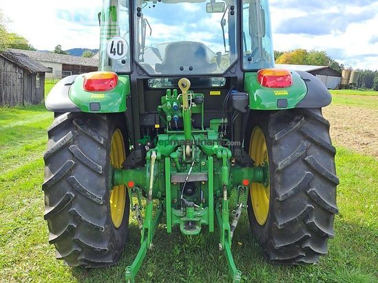 Tractor agrícola - John Deere - 5070m 5070 m 47900€