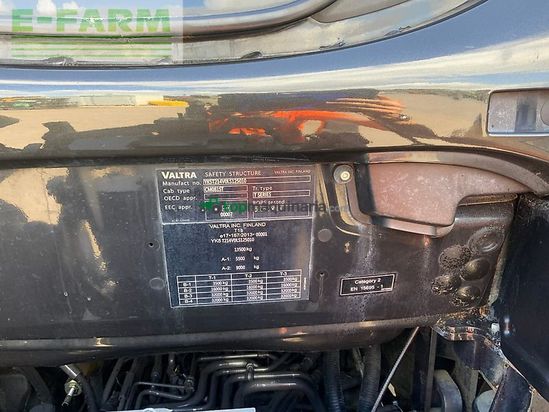 Tractor agrícola - Valtra - t214 versu unlimited tractor (st27245)