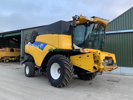 Cosechadora de Cereal - New Holland - CR9060