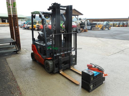 Elevadora - Toyota - 8fbnkt16t triplex 4,7m + ss + ladegerät ( lithiu