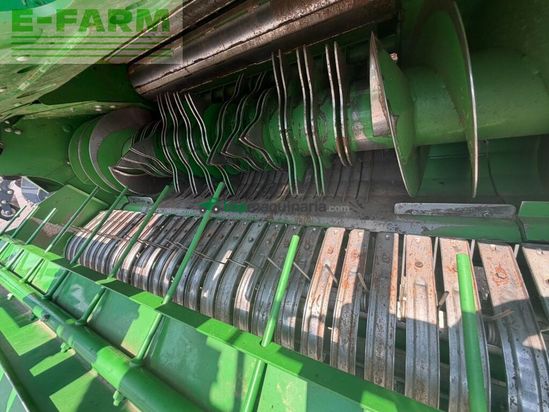 Empacadora gigant - John Deere - v451m