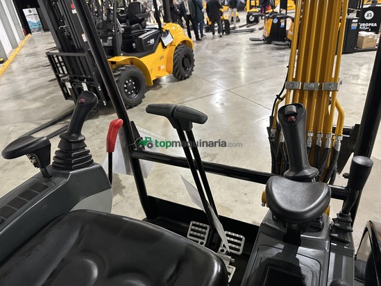 Excavadora  MB CDM6025