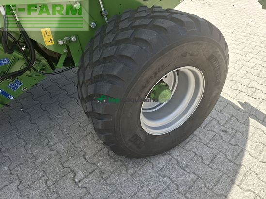 Empacadora gigant - Krone - comprima v 150 xc x-treme