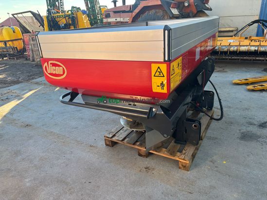 Abonadora Vicon RO-M  seminueva 1600kg hidráulica de 12-24 m