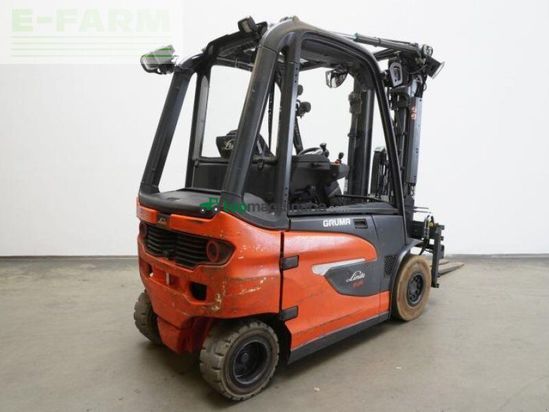 Elevadora - Linde - e 25 1252