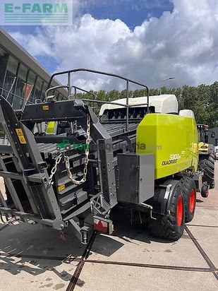 Empacadora gigant - Claas - quadrant 5300 rc