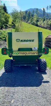 Empacadora gigant - Krone - comprima f .125 xc