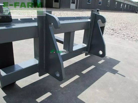 Minicargadora -  - pallegfler 2500kg med giant beslag