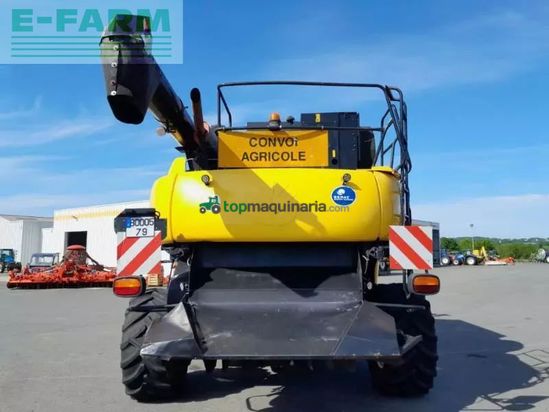 Cosechadora de Cereal - New Holland - cr980