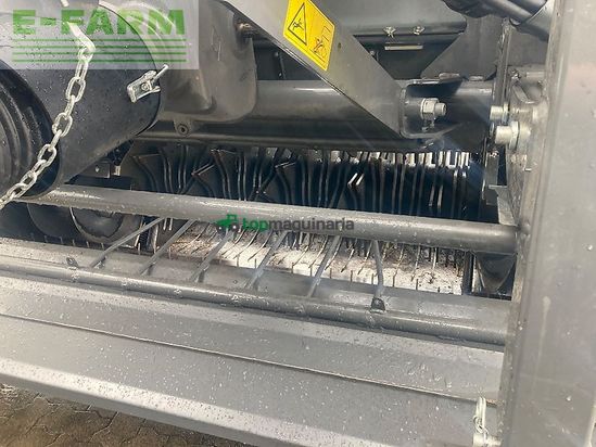 Empacadora gigant - Claas - variant 585 rc pro