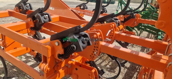 Cultivador - Noli - Serie R 19 brazos 3 filas