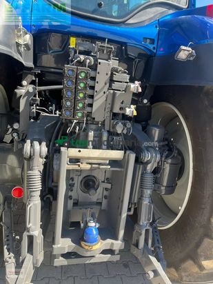 Tractor agrícola - Valtra - t215 d 60 km/h