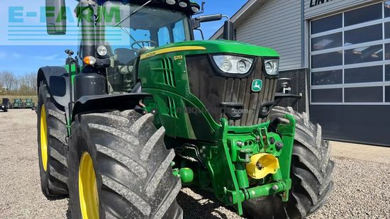 Tractor agrícola - John Deere - 6215r med frontlift og front pto på