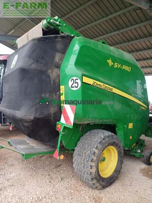 Empacadora gigant - John Deere - v 461 rc 25 filet
