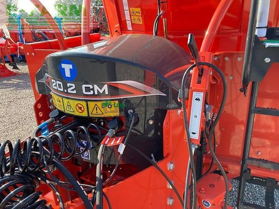 Remolqu esparcidor - Kuhn - profile20.2cm k-nox