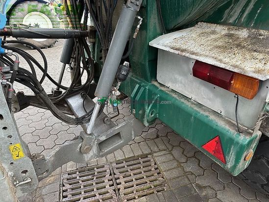 Tractor agrícola - Claas - xerion 3300 trac **black-weeks** TRAC