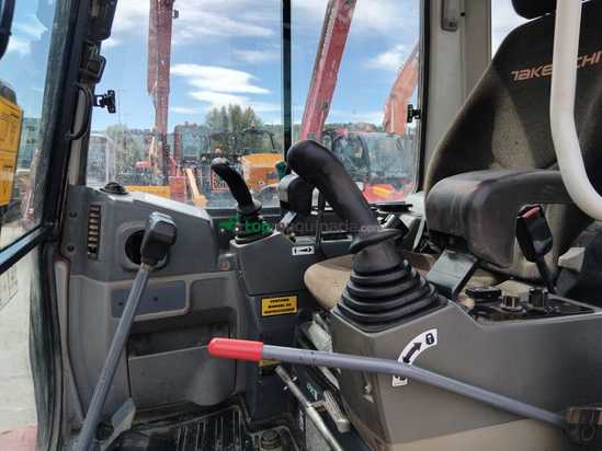 Miniexcavadora TAKEUCHI TB250