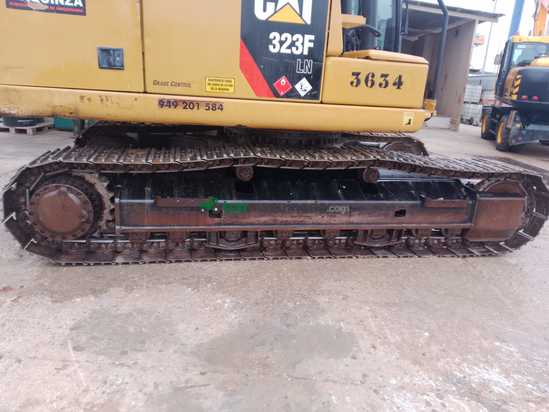 Excavadora CATERPILLAR 323FLN IHC
