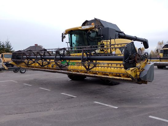 Cosechadora de Cereal - New Holland - CR980