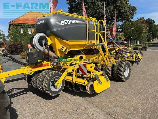 Sembradora - Bednar - omega oo 3000 l