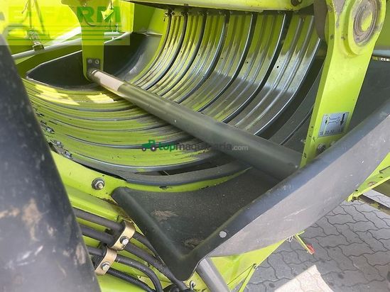 Empacadora gigant - Claas - quadrant 2200