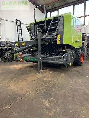 Empacadora gigant - Claas - rollant 350 rc